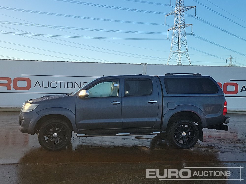 2014 Toyota Hilux Invincible - Пикап: фото 2 2014 Toyota Hilux Invincible - Пикап: фото 2