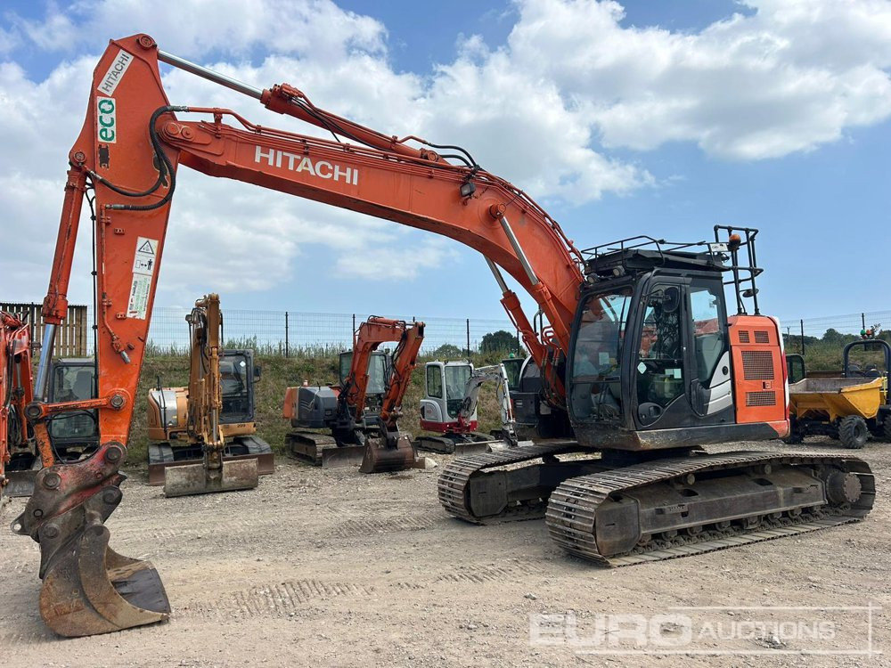 2015 Hitachi ZX225USLC-5B - Гусеничный экскаватор: фото 1 2015 Hitachi ZX225USLC-5B - Гусеничный экскаватор: фото 1