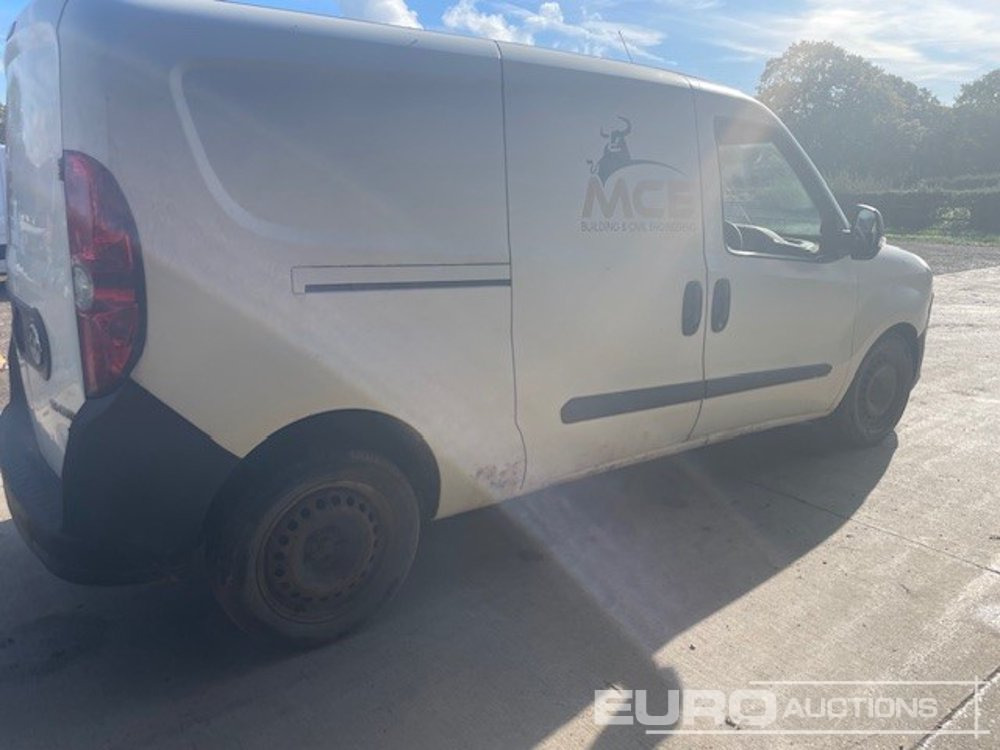 2015 Vauxhall Combo CDTI - Легковой фургон, Грузопассажирский фургон: фото 4 2015 Vauxhall Combo CDTI - Легковой фургон, Грузопассажирский фургон: фото 4