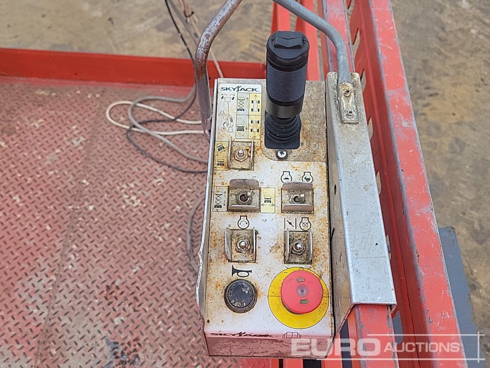 Ножничный подъемник 2016 SkyJack SJ6832RT: фото 27 Ножничный подъемник 2016 SkyJack SJ6832RT: фото 27