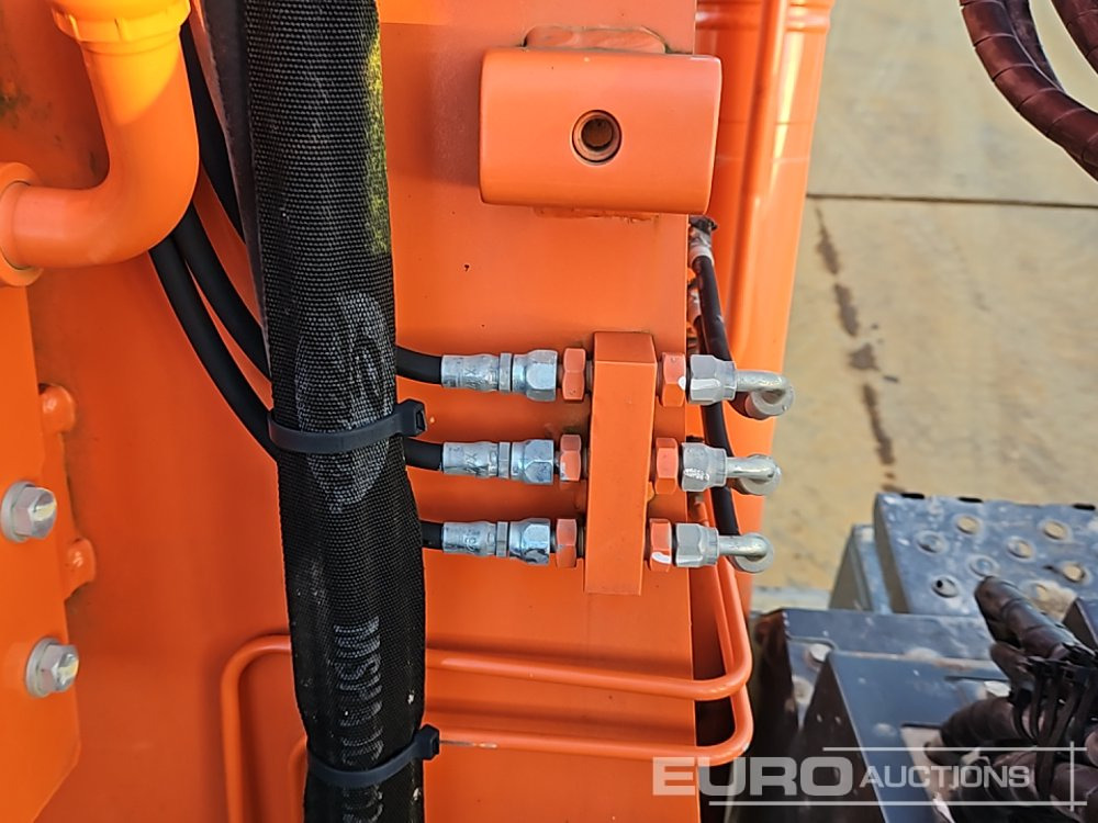 Гусеничный экскаватор 2018 Hitachi ZX135US-6: фото 33 Гусеничный экскаватор 2018 Hitachi ZX135US-6: фото 33