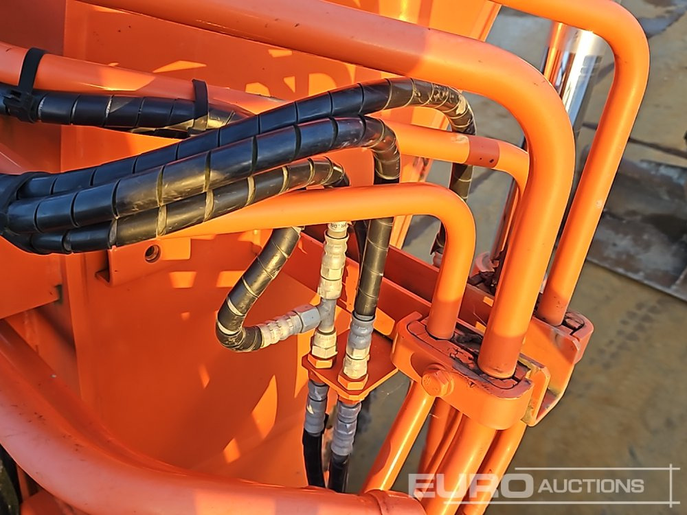 Гусеничный экскаватор 2018 Hitachi ZX135US-6: фото 31 Гусеничный экскаватор 2018 Hitachi ZX135US-6: фото 31