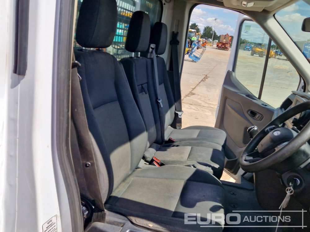 Малотоннажный бортовой грузовик 2020 Ford Transit 350: фото 25