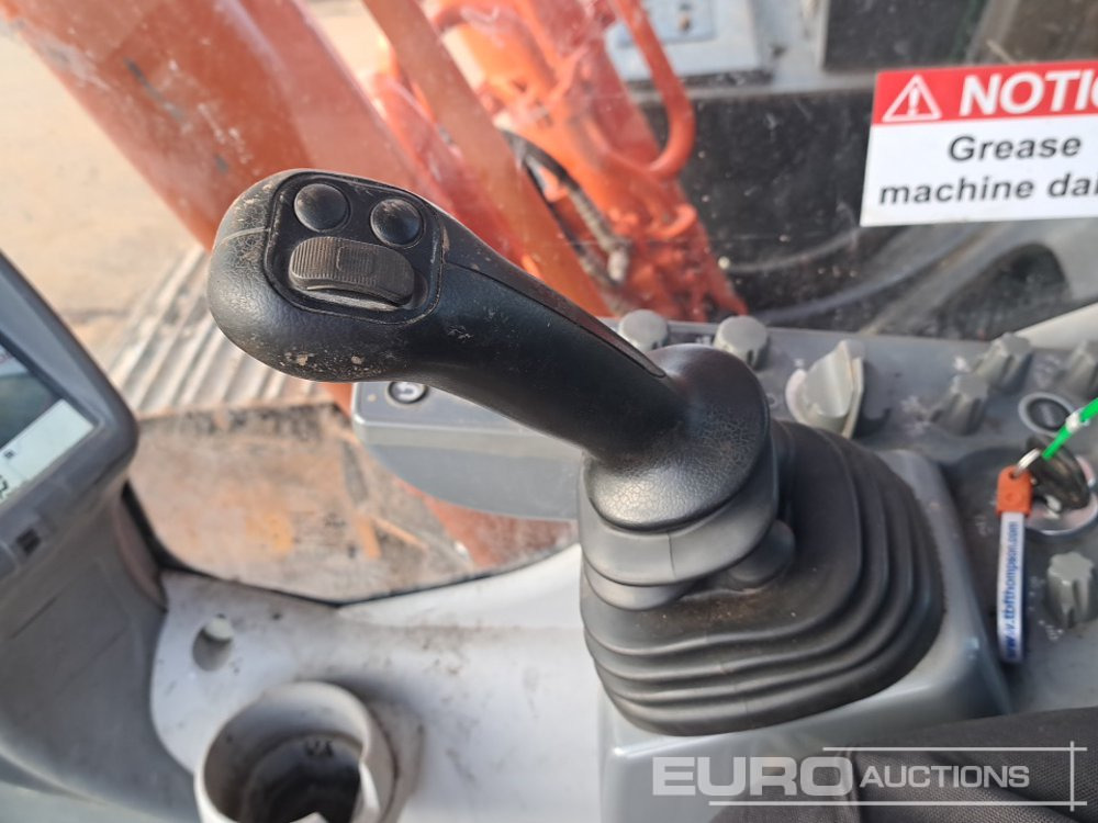 Гусеничный экскаватор 2020 Hitachi ZX210LC-6: фото 32 Гусеничный экскаватор 2020 Hitachi ZX210LC-6: фото 32