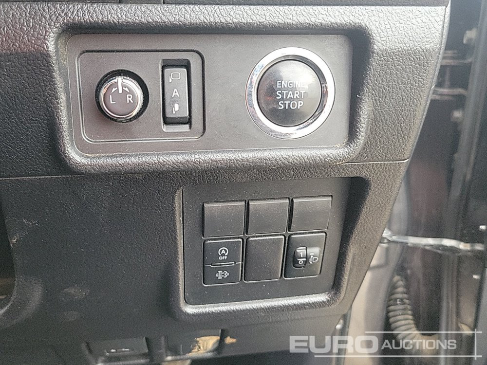 Внедорожник 2021 Toyota Land Cruiser: фото 40 Внедорожник 2021 Toyota Land Cruiser: фото 40