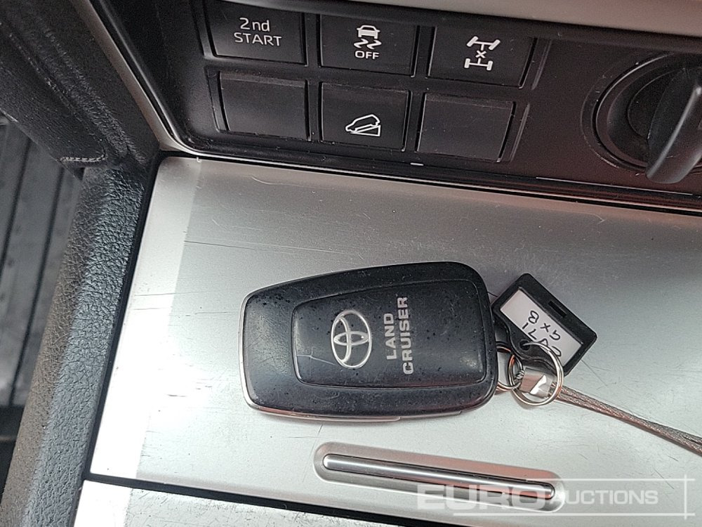 Внедорожник 2021 Toyota Land Cruiser: фото 42 Внедорожник 2021 Toyota Land Cruiser: фото 42