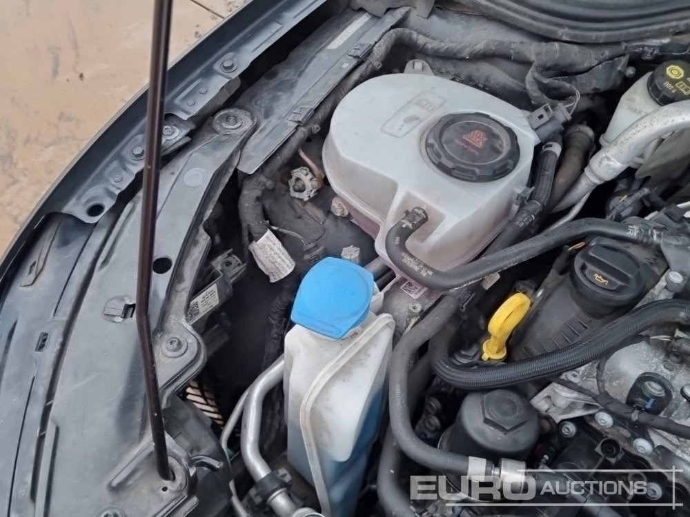 Легковой автомобиль 2021 Volkswagen Golf R: фото 15