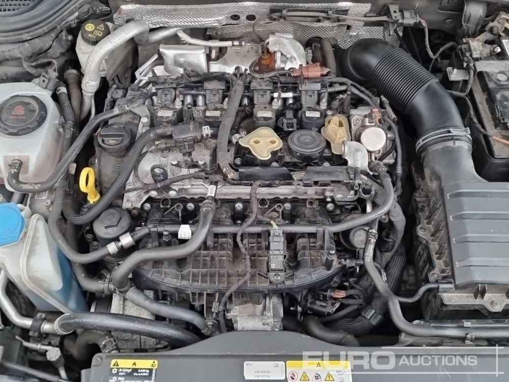 Легковой автомобиль 2021 Volkswagen Golf R: фото 16