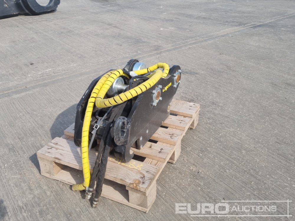 2022 Engcon Hydraulic Double Lock QH 45mm Pin to suit 4-6 Ton Excavator - Сцепное устройство: фото 1 2022 Engcon Hydraulic Double Lock QH 45mm Pin to suit 4-6 Ton Excavator - Сцепное устройство: фото 1
