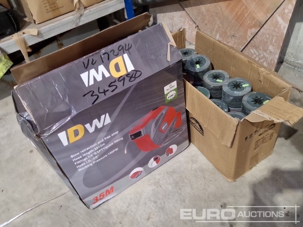 35m Retractable Air Hose Reel, Box of Sanding Discs (2 of) - Оборудование для гаражей/ Мастерских: фото 4 35m Retractable Air Hose Reel, Box of Sanding Discs (2 of) - Оборудование для гаражей/ Мастерских: фото 4