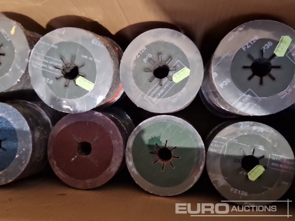 Оборудование для гаражей/ Мастерских 35m Retractable Air Hose Reel, Box of Sanding Discs (2 of): фото 15