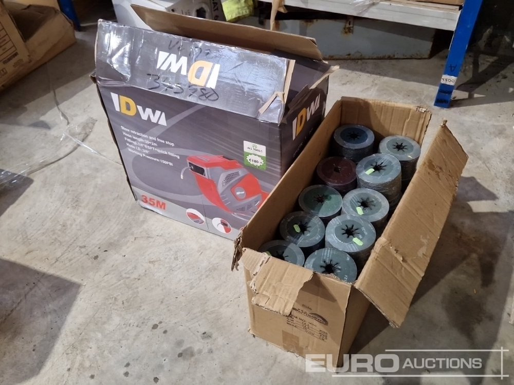 35m Retractable Air Hose Reel, Box of Sanding Discs (2 of) - Оборудование для гаражей/ Мастерских: фото 1 35m Retractable Air Hose Reel, Box of Sanding Discs (2 of) - Оборудование для гаражей/ Мастерских: фото 1