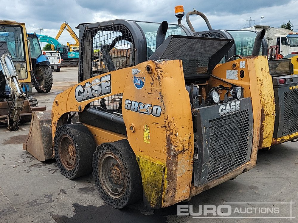 Case SR150 - Мини-погрузчик с бортовым поворотом: фото 3 Case SR150 - Мини-погрузчик с бортовым поворотом: фото 3