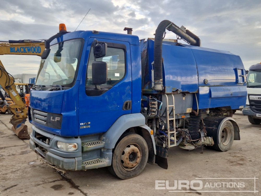 DAF LF55.160 - Подметально-уборочная машина: фото 1 DAF LF55.160 - Подметально-уборочная машина: фото 1