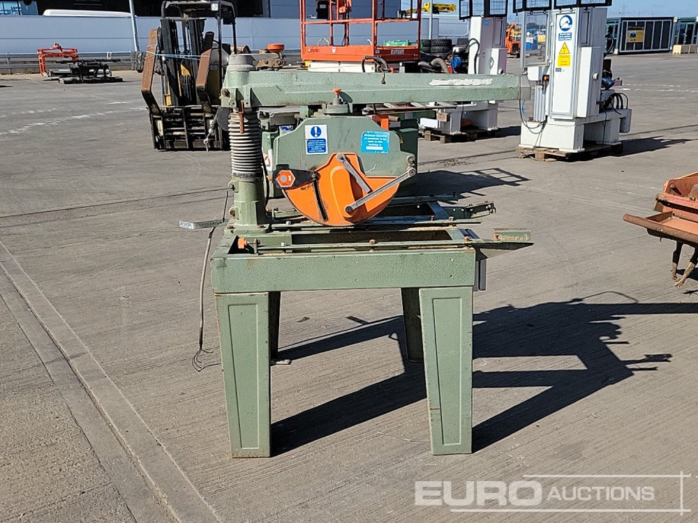 Dewalt 415Volt Circular Saw - Строительное оборудование: фото 2 Dewalt 415Volt Circular Saw - Строительное оборудование: фото 2
