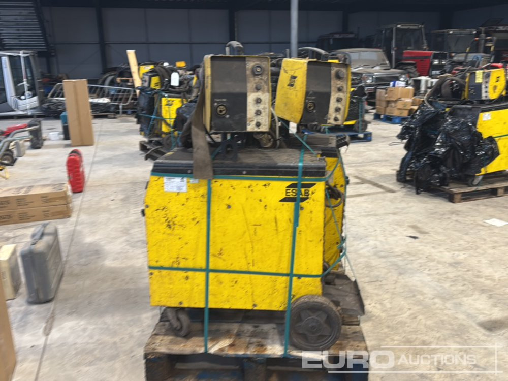 ESAB Mig Welder (2 of) - Оборудование для гаражей/ Мастерских: фото 5 ESAB Mig Welder (2 of) - Оборудование для гаражей/ Мастерских: фото 5