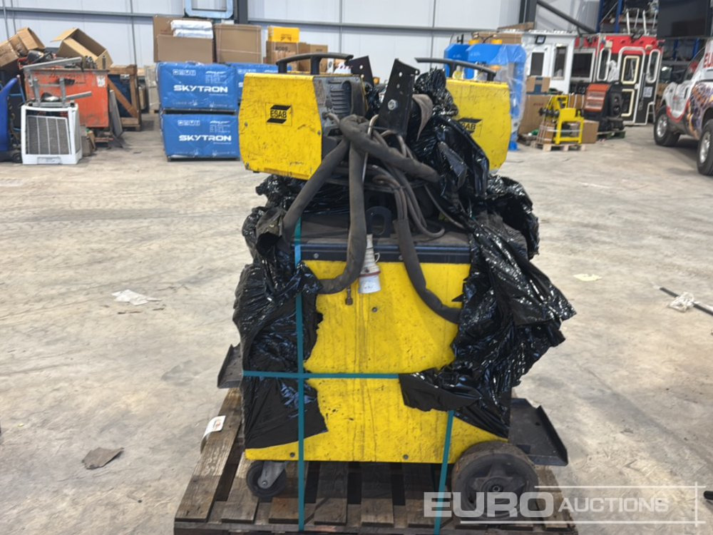 ESAB Mig Welder (2 of) - Оборудование для гаражей/ Мастерских: фото 2 ESAB Mig Welder (2 of) - Оборудование для гаражей/ Мастерских: фото 2