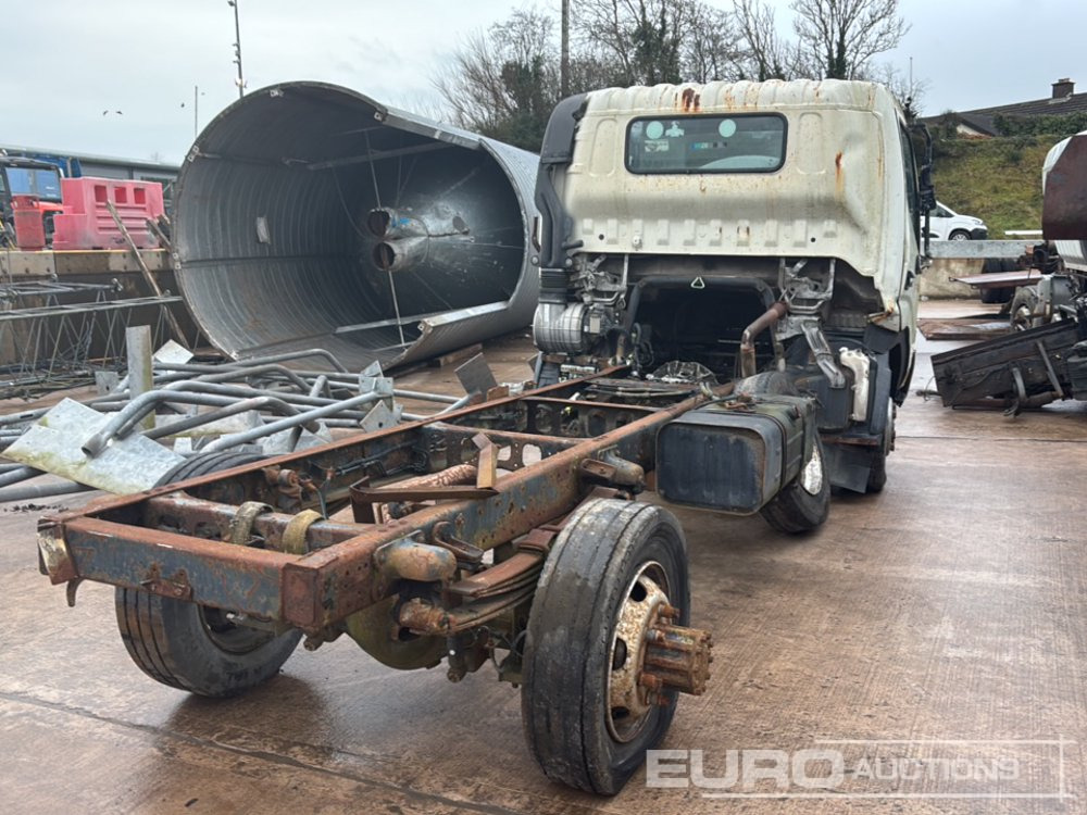 Hino 300 - Грузовик-шасси: фото 5 Hino 300 - Грузовик-шасси: фото 5