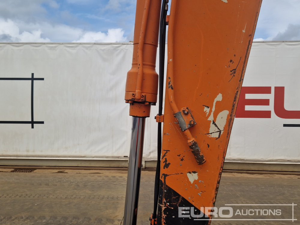Гусеничный экскаватор Hitachi EX135: фото 12