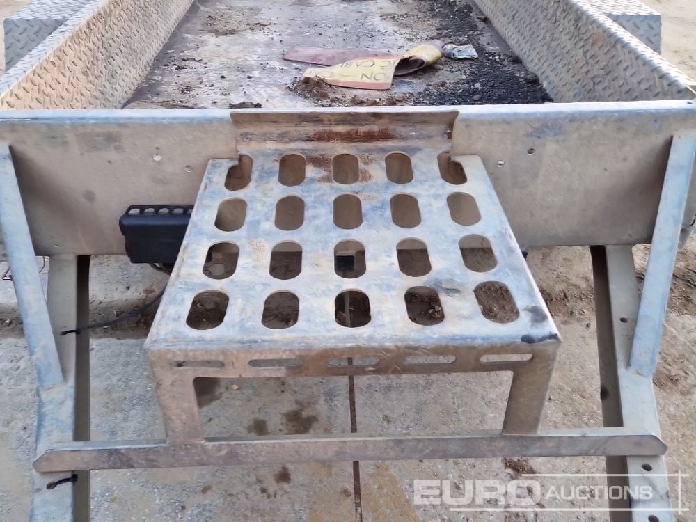 Прицеп для спецтехники Indespension 2.7 Ton: фото 22