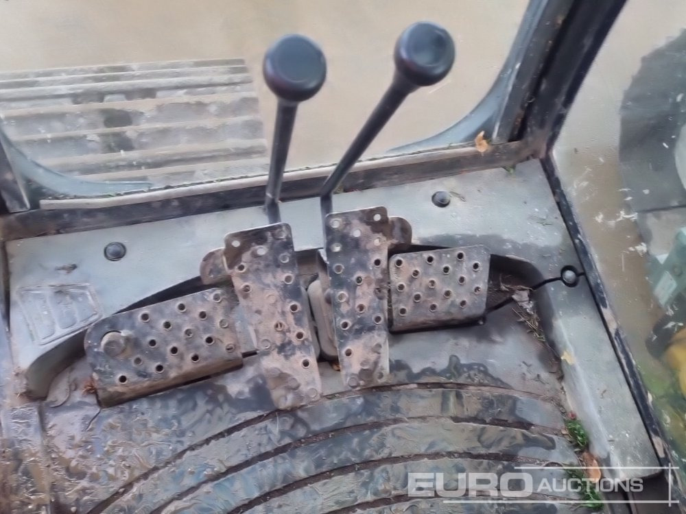 Гусеничный экскаватор JCB JS160LC: фото 34