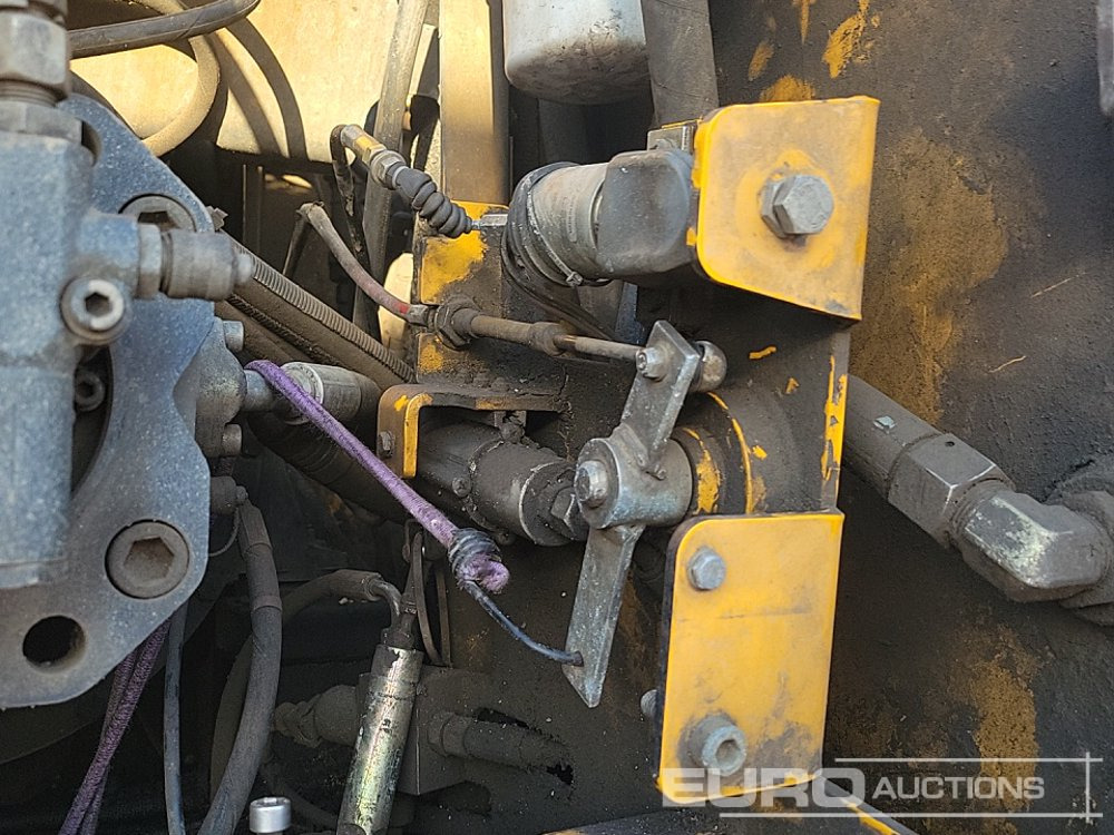 Гусеничный экскаватор JCB JS160LC: фото 37