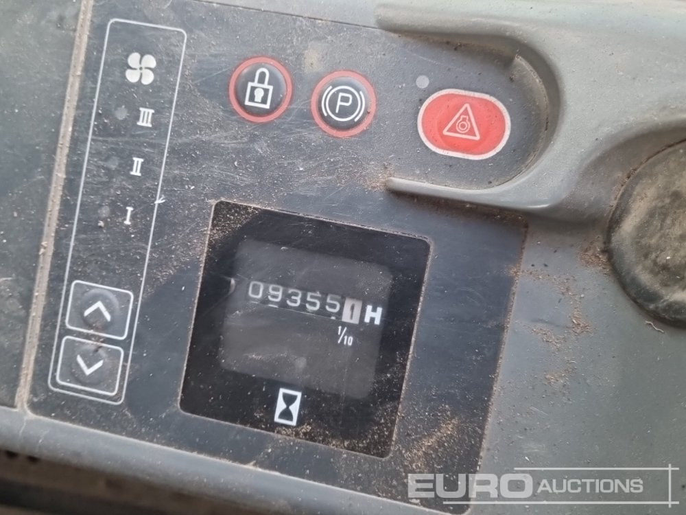 Гусеничный экскаватор JCB JS160LC: фото 36