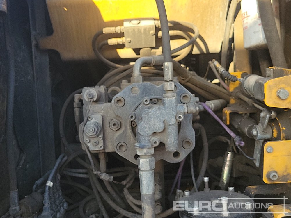 Гусеничный экскаватор JCB JS160LC: фото 35