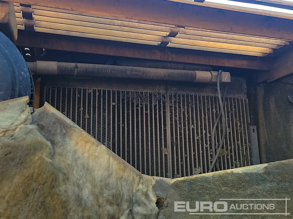 Гусеничный экскаватор JCB JS160LC: фото 33