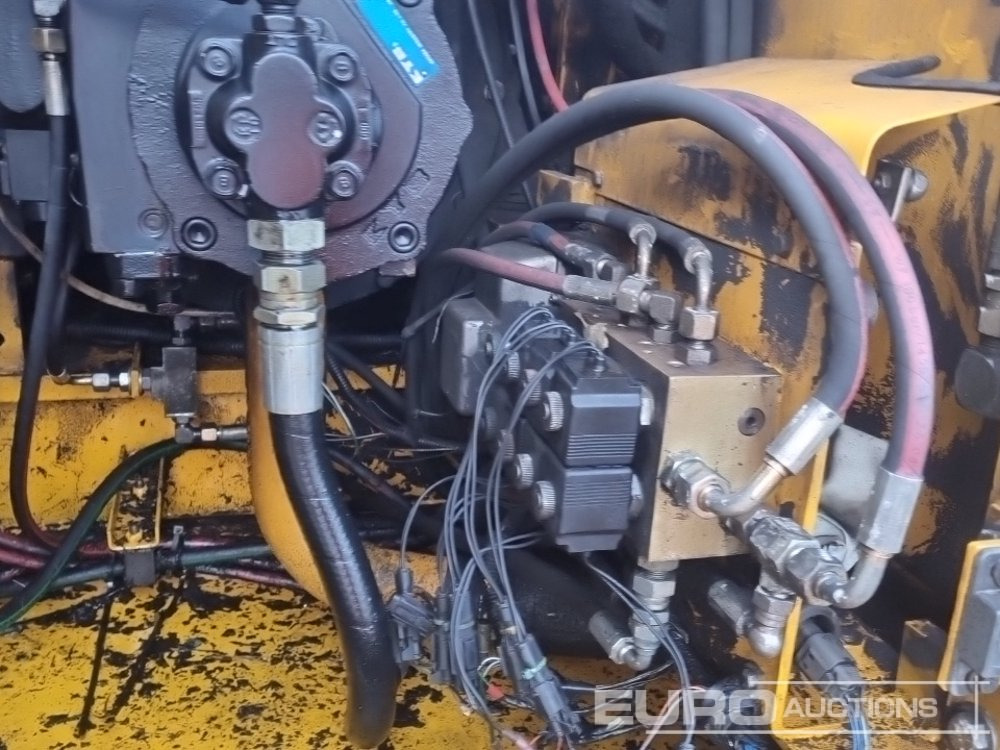 Гусеничный экскаватор JCB JS160LC: фото 26