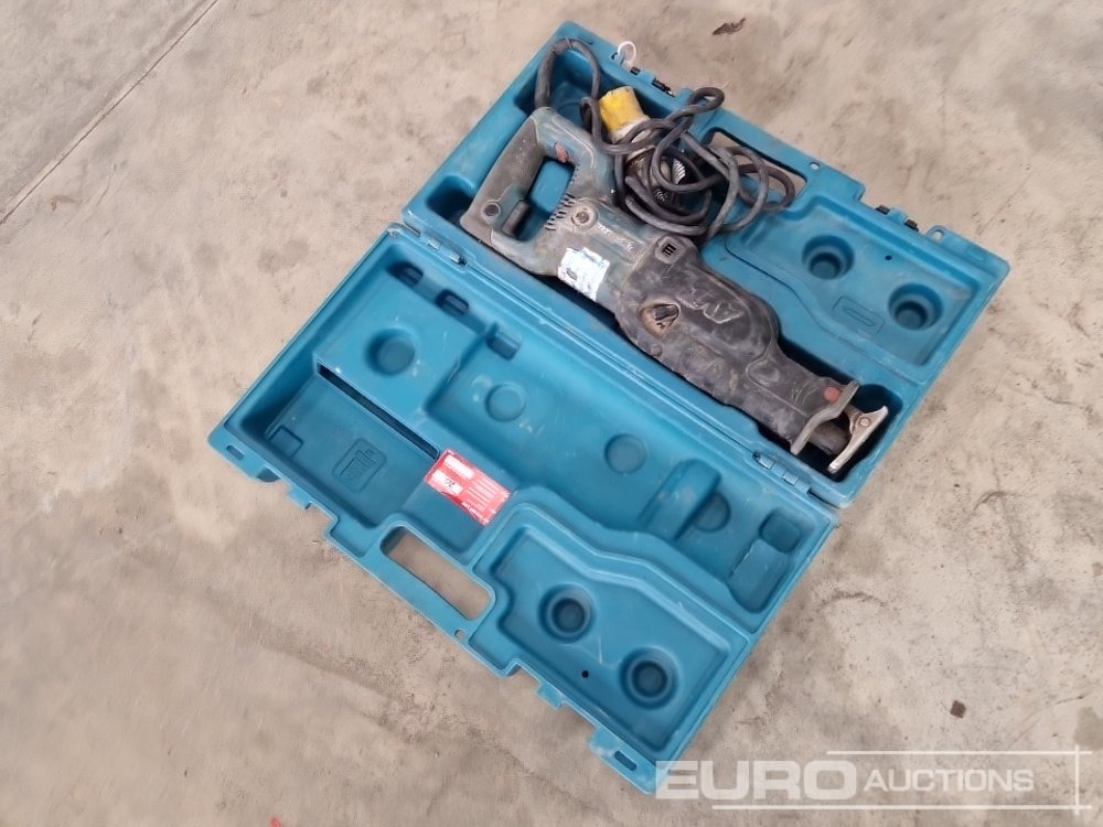 Makita HR3070C 110 Volt Recip Saw - Строительное оборудование: фото 5 Makita HR3070C 110 Volt Recip Saw - Строительное оборудование: фото 5