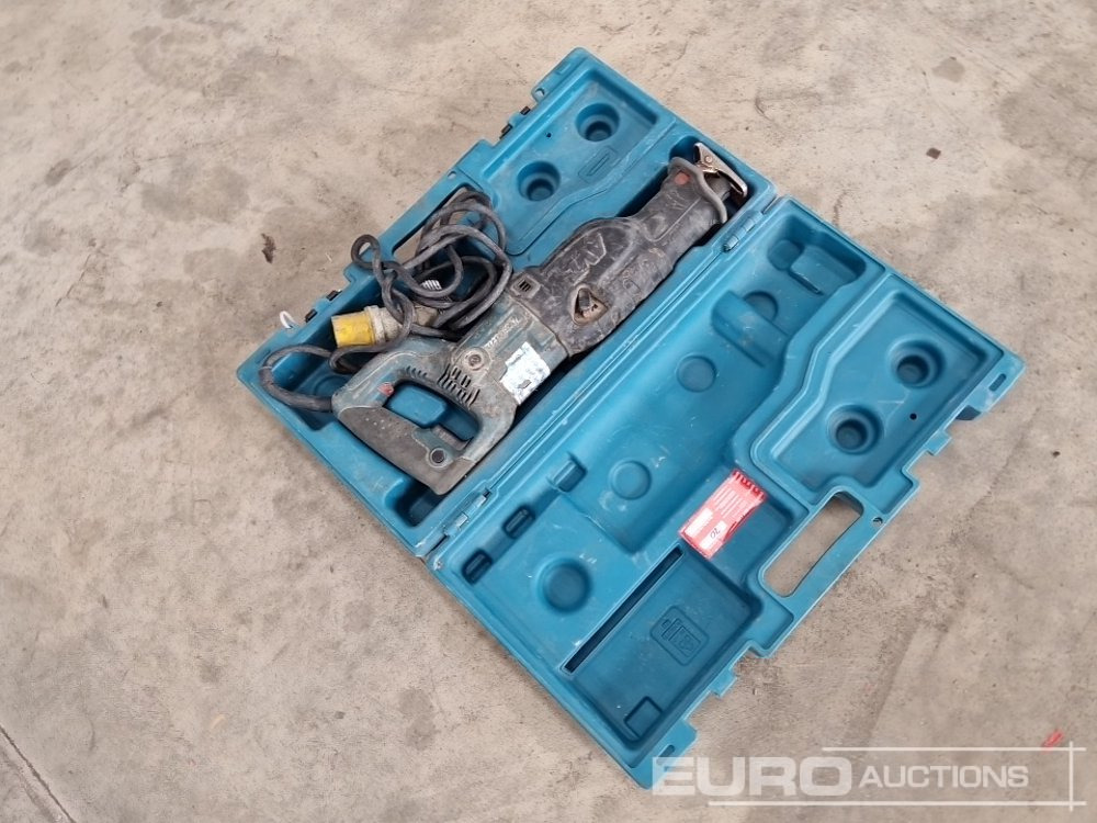 Makita HR3070C 110 Volt Recip Saw - Строительное оборудование: фото 3 Makita HR3070C 110 Volt Recip Saw - Строительное оборудование: фото 3