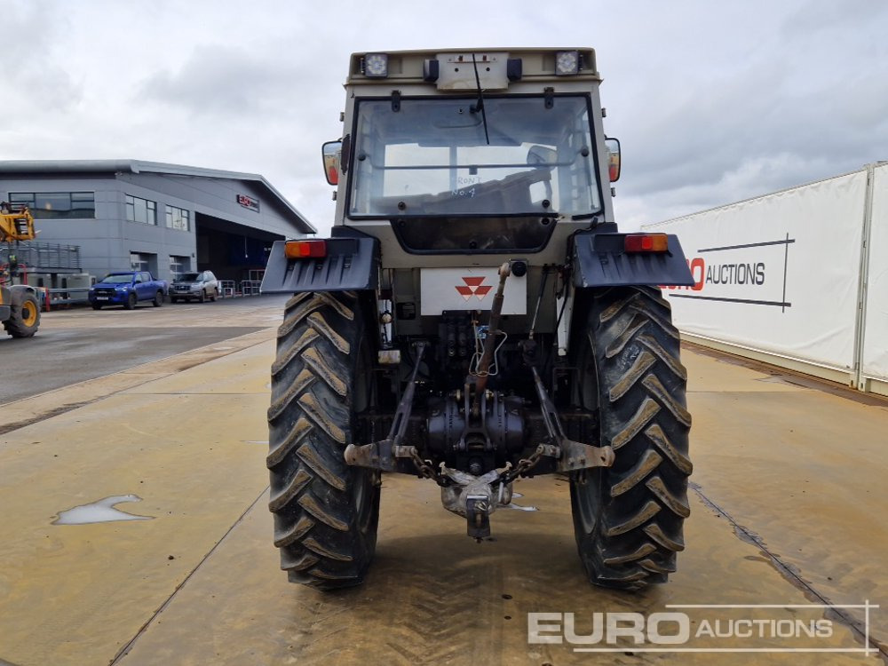 Трактор Massey Ferguson MF390: фото 7