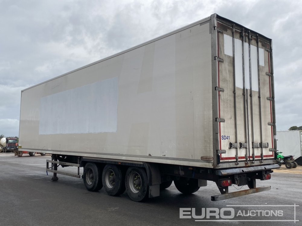 Montracon Tri Axle Refrigerated Trailer, BPW Axles, Carrier Equipment - Полуприцеп-рефрижератор: фото 2 Montracon Tri Axle Refrigerated Trailer, BPW Axles, Carrier Equipment - Полуприцеп-рефрижератор: фото 2