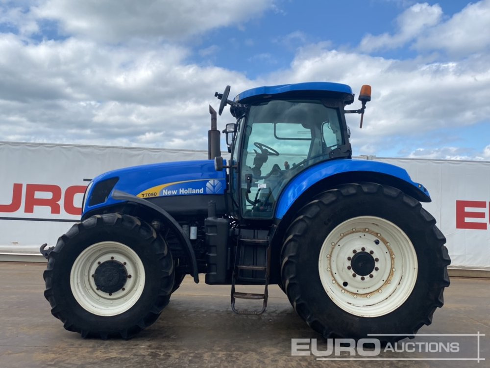 New Holland T7050 - Трактор: фото 4 New Holland T7050 - Трактор: фото 4