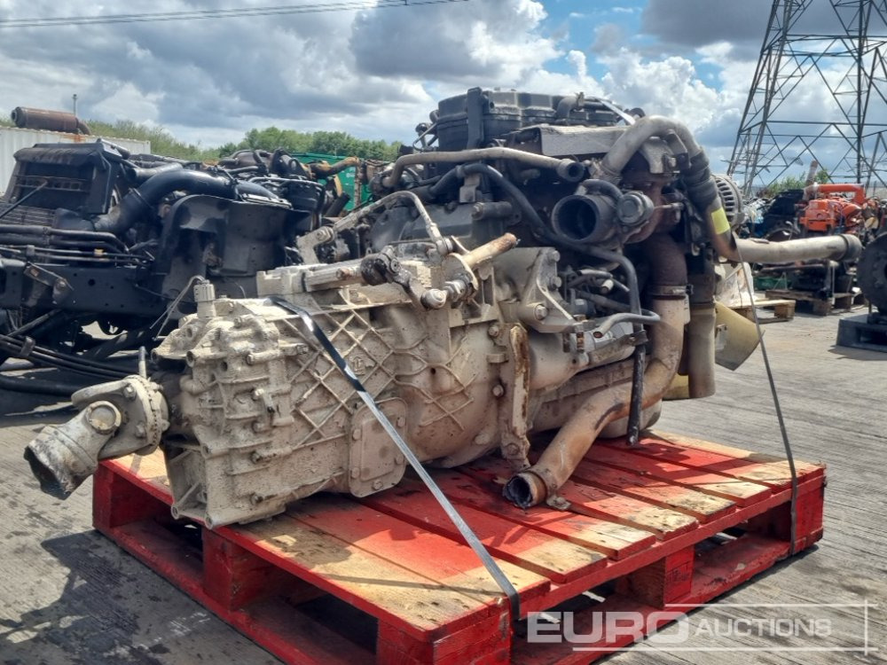 Paccar 4 Cylinder Engine, Gearbox - Двигатель: фото 1 Paccar 4 Cylinder Engine, Gearbox - Двигатель: фото 1