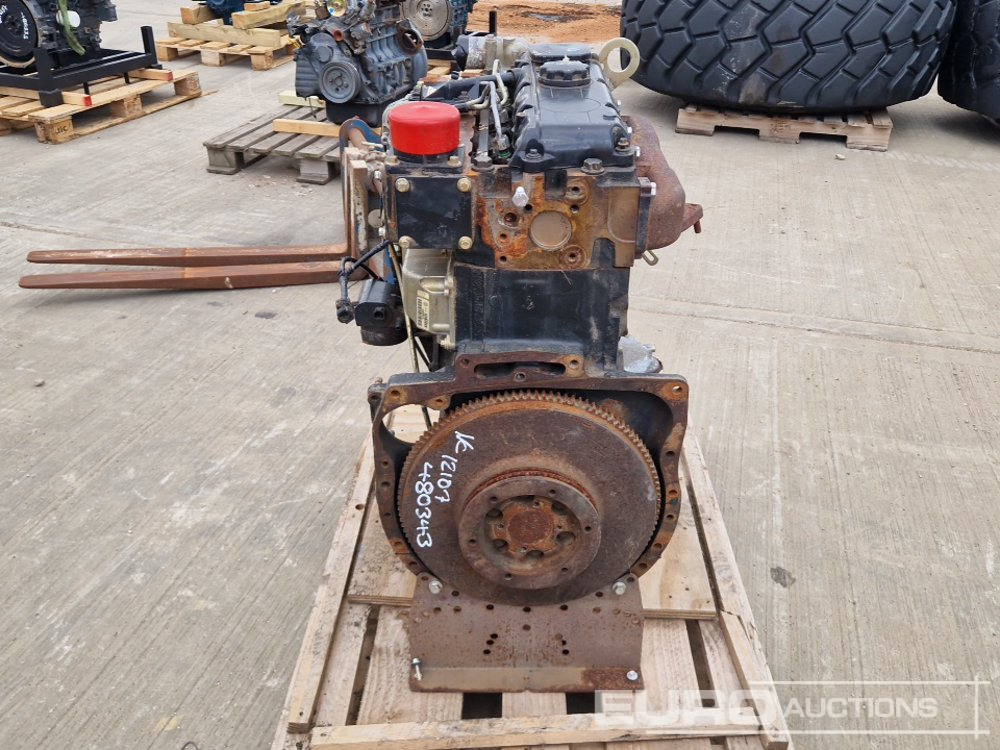 Perkins 4 Cylinder Engine - Двигатель: фото 4 Perkins 4 Cylinder Engine - Двигатель: фото 4