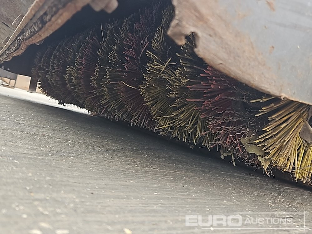 Погрузочно-разгрузочная техника 2014 Bobcat 60 SWEEPER: фото 9 Погрузочно-разгрузочная техника 2014 Bobcat 60 SWEEPER: фото 9