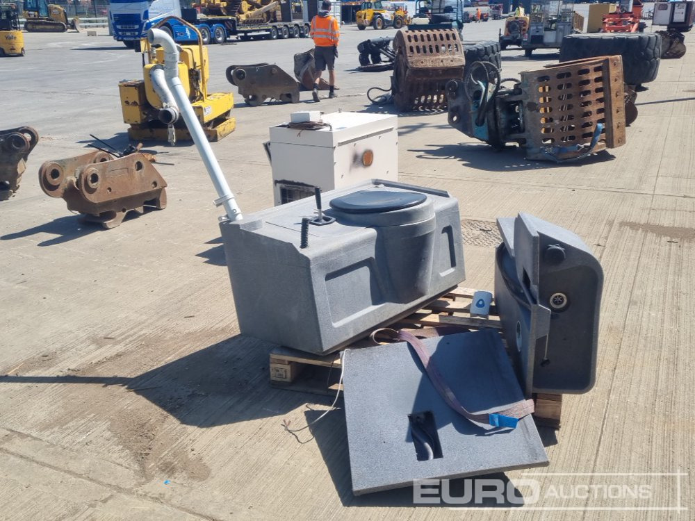 Portable Toilet (Spares) - Строительное оборудование: фото 4 Portable Toilet (Spares) - Строительное оборудование: фото 4