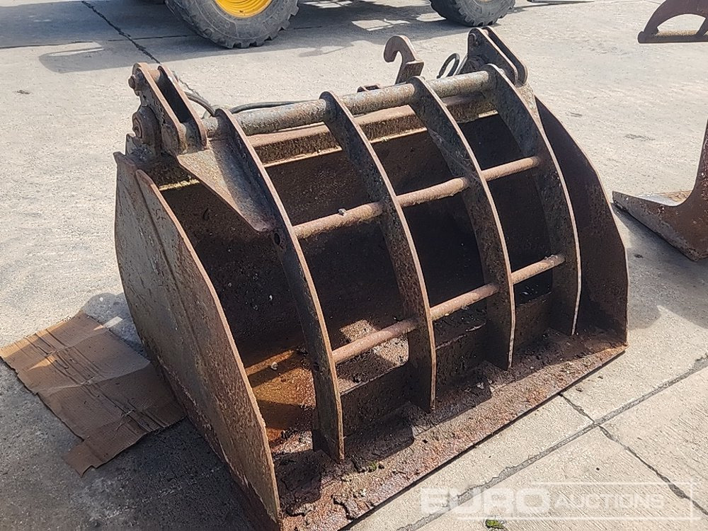 60" Hydraulic Muck Bucket to suit JCB Telehandler - Сельскохозяйственная техника: фото 1 60" Hydraulic Muck Bucket to suit JCB Telehandler - Сельскохозяйственная техника: фото 1