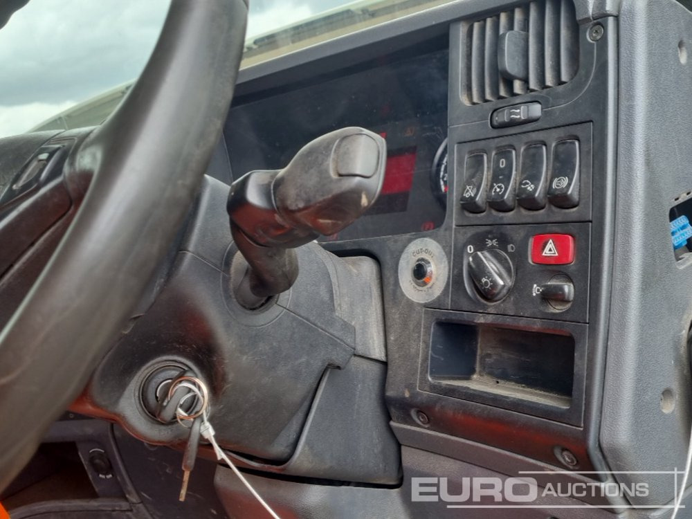 Тягач Scania P400: фото 36