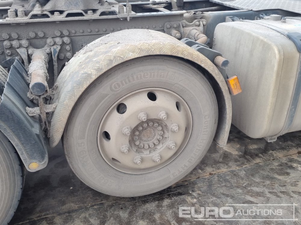 Тягач Scania P400: фото 13