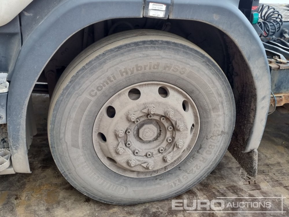 Тягач Scania P400: фото 9