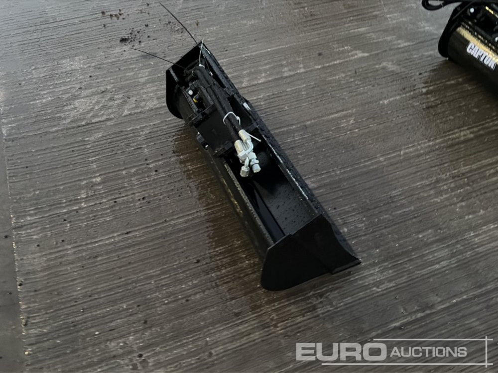 Unused 2025 Captok 32" Hydraulic Tilting Bucket 25mm Pin to suit Mini Excavator - Ковш: фото 5 Unused 2025 Captok 32" Hydraulic Tilting Bucket 25mm Pin to suit Mini Excavator - Ковш: фото 5