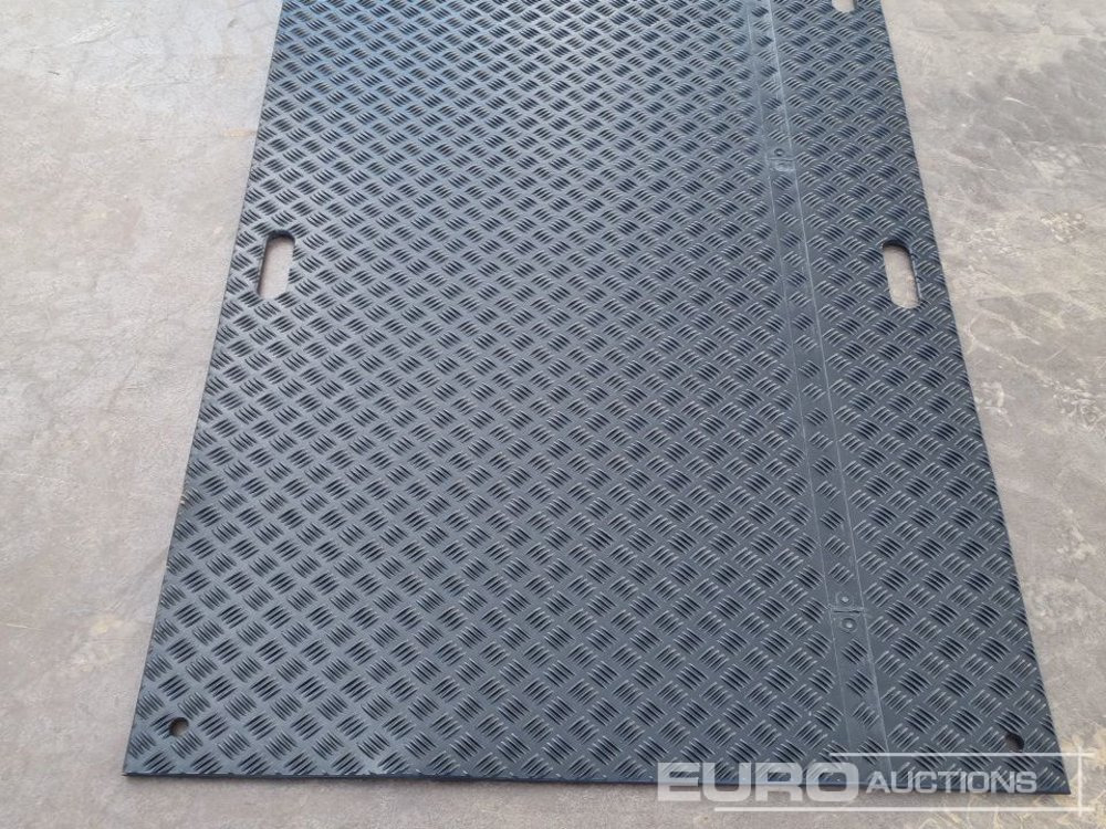 Строительное оборудование Unused 8' x 4' Plastic Ground Protection Mats (52 of), Connectors (104 of): фото 12