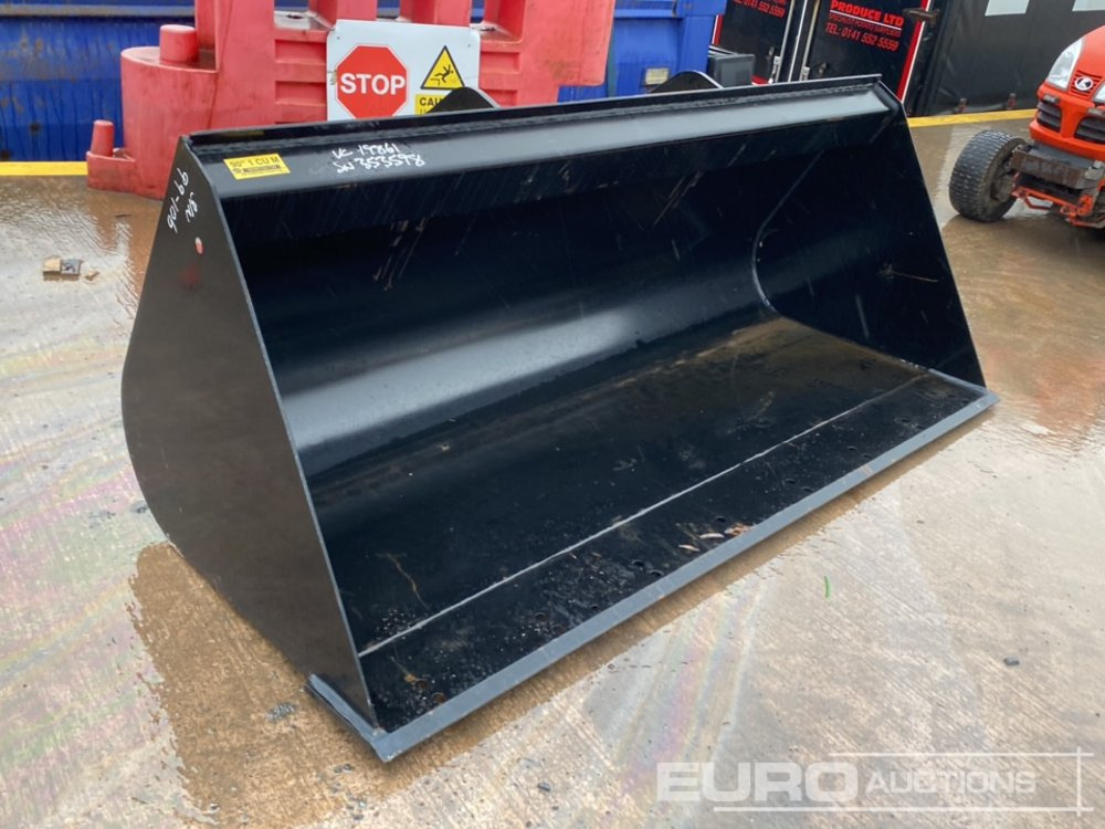 Unused 90" Strickland Front Loading Bucket to suit Manitou Telehandler - Ковш: фото 4 Unused 90" Strickland Front Loading Bucket to suit Manitou Telehandler - Ковш: фото 4
