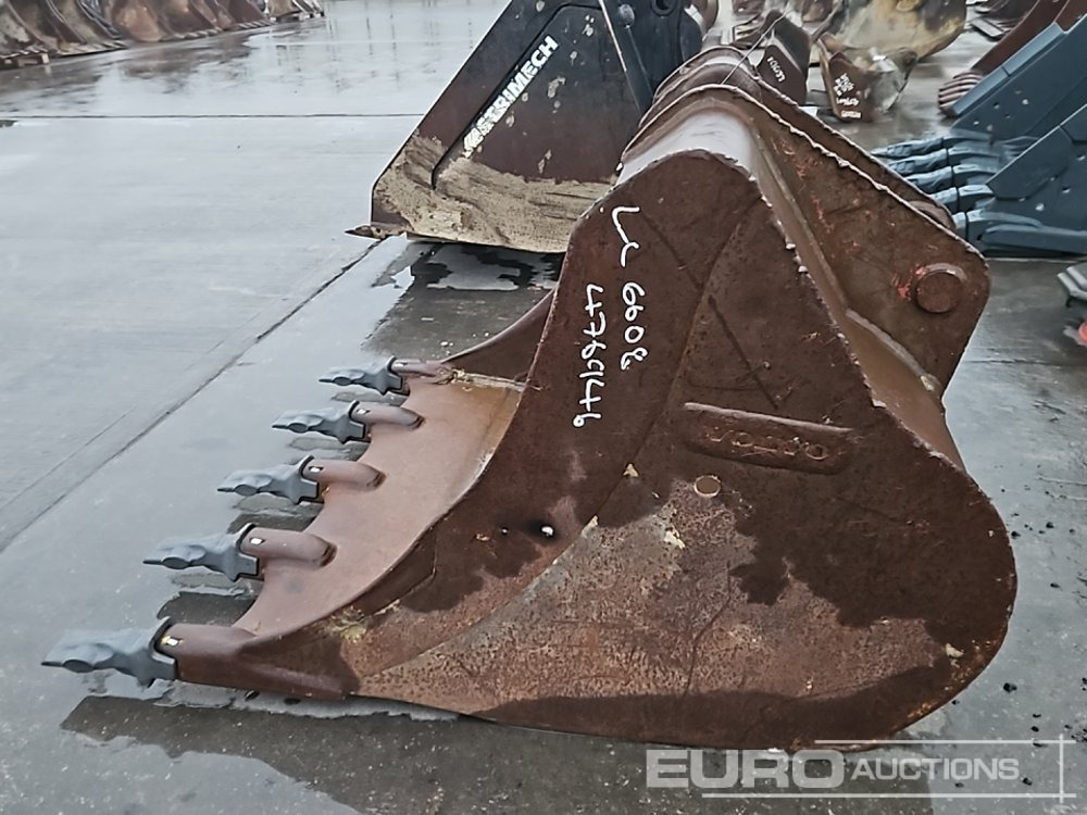 Volvo 46" Scoop Bucket 65mm Pin to suit 13 Ton Excavator - Ковш: фото 2 Volvo 46" Scoop Bucket 65mm Pin to suit 13 Ton Excavator - Ковш: фото 2