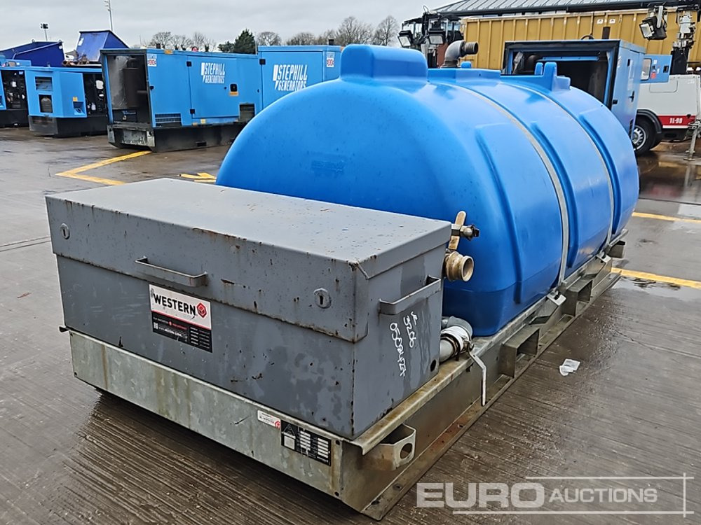 Western Skid Mounted Plastic Water Bowser, Petrol Pump - Резервуар для хранения: фото 1 Western Skid Mounted Plastic Water Bowser, Petrol Pump - Резервуар для хранения: фото 1
