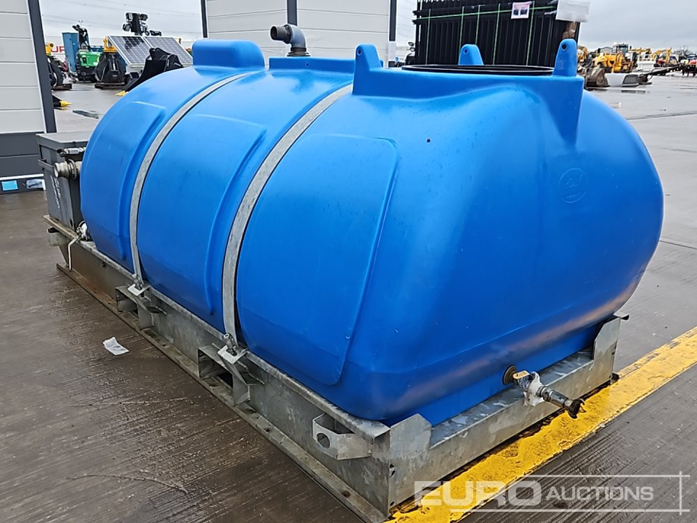 Western Skid Mounted Plastic Water Bowser, Petrol Pump - Резервуар для хранения: фото 3 Western Skid Mounted Plastic Water Bowser, Petrol Pump - Резервуар для хранения: фото 3