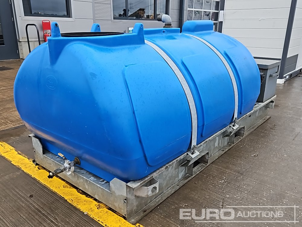 Western Skid Mounted Plastic Water Bowser, Petrol Pump - Резервуар для хранения: фото 5 Western Skid Mounted Plastic Water Bowser, Petrol Pump - Резервуар для хранения: фото 5